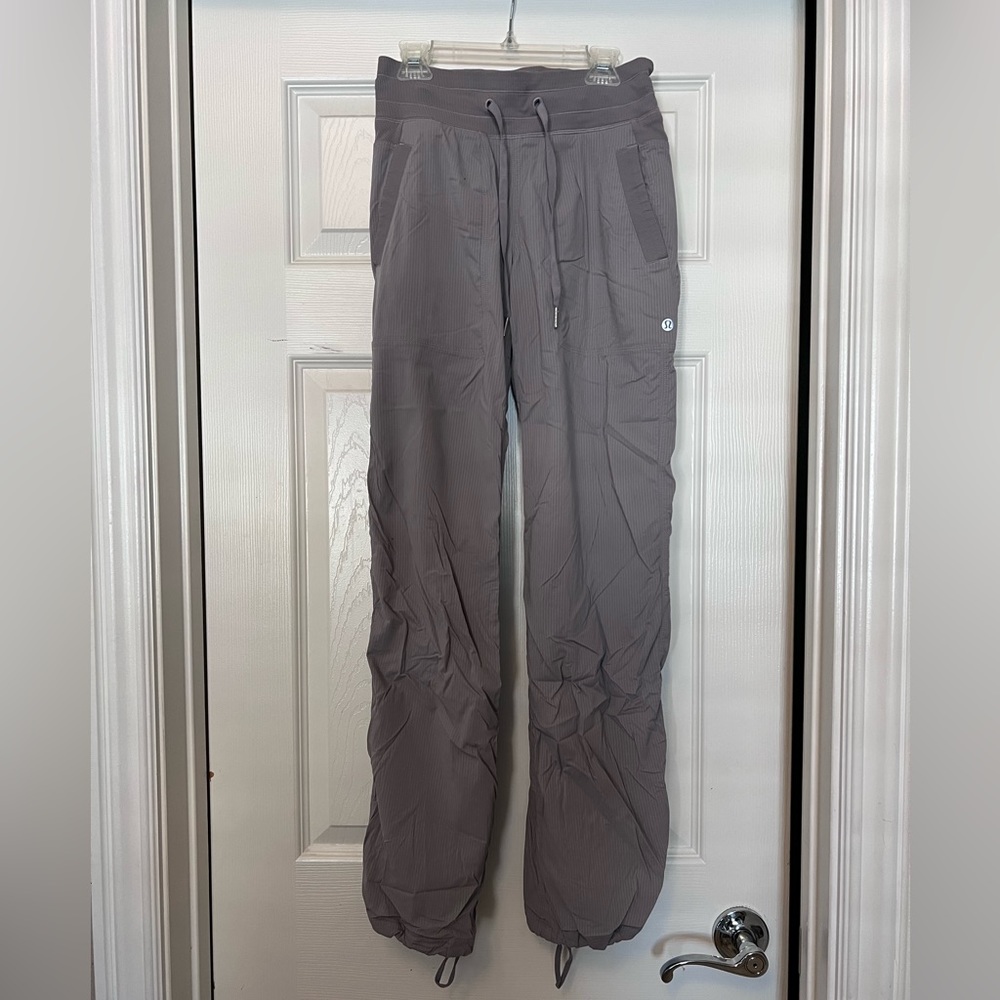 Lululemon dance Studio Pants III size 2, light grey. HARD TO FIND COLOR